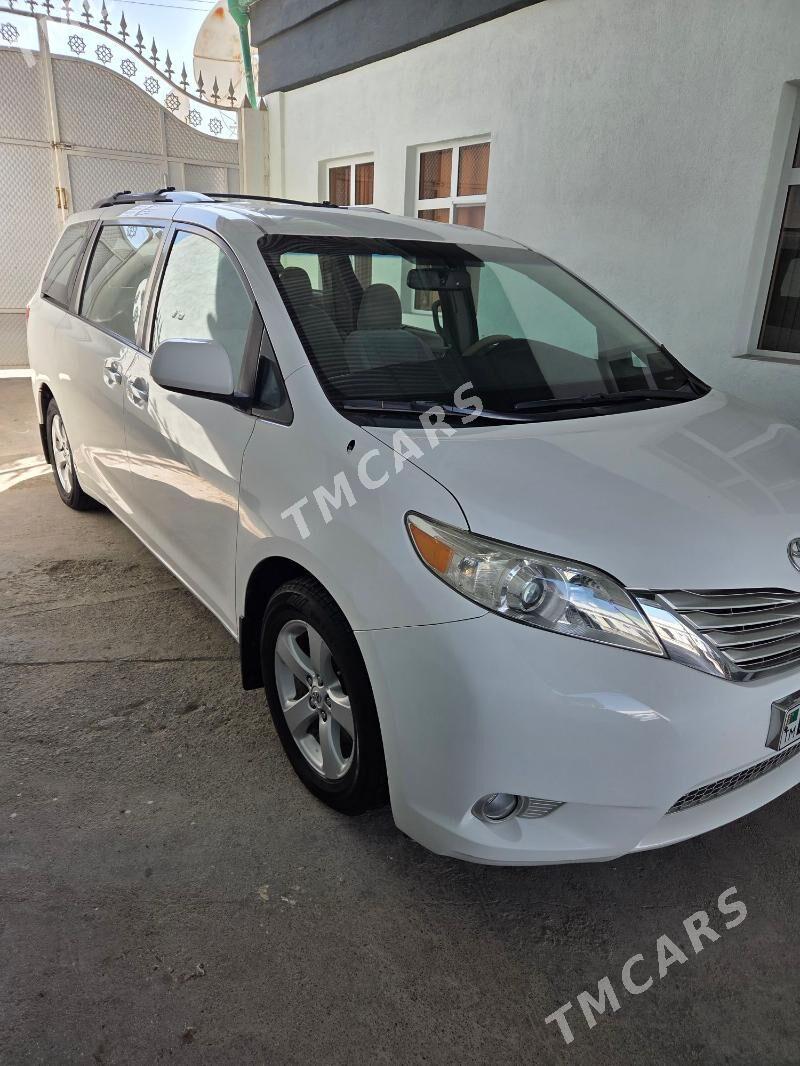 Toyota Sienna 2012 - 290 000 TMT - Büzmeýin - img 2