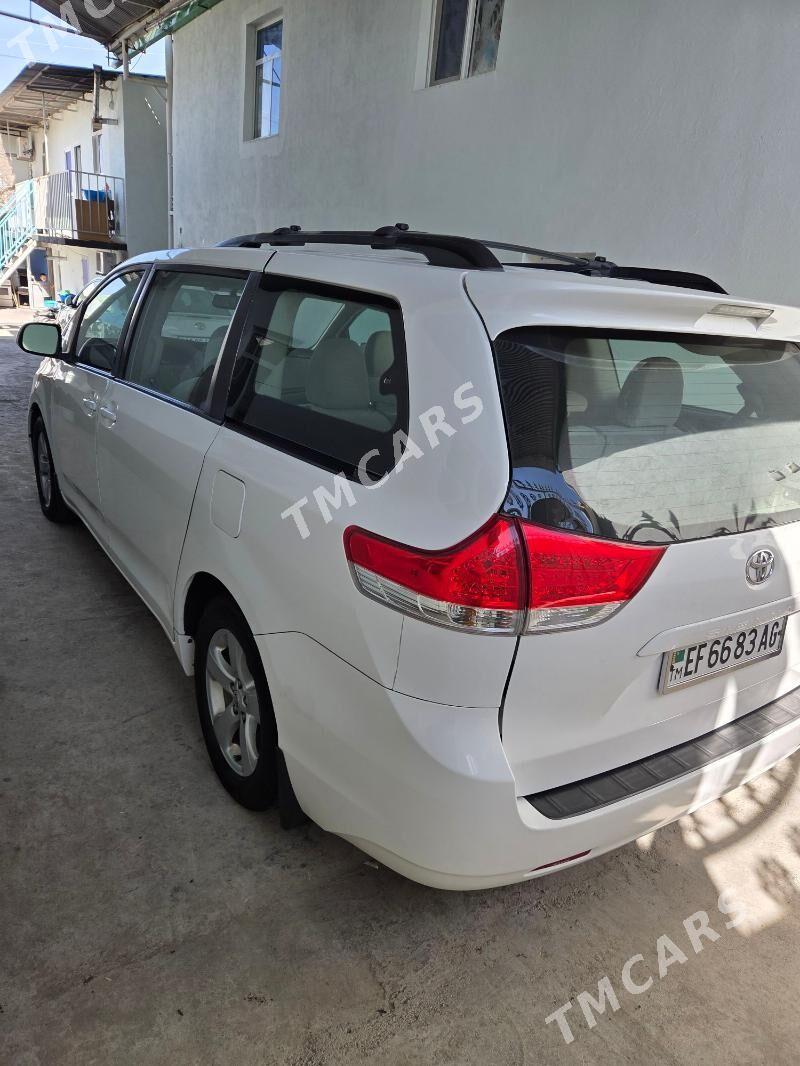 Toyota Sienna 2012 - 290 000 TMT - Büzmeýin - img 4