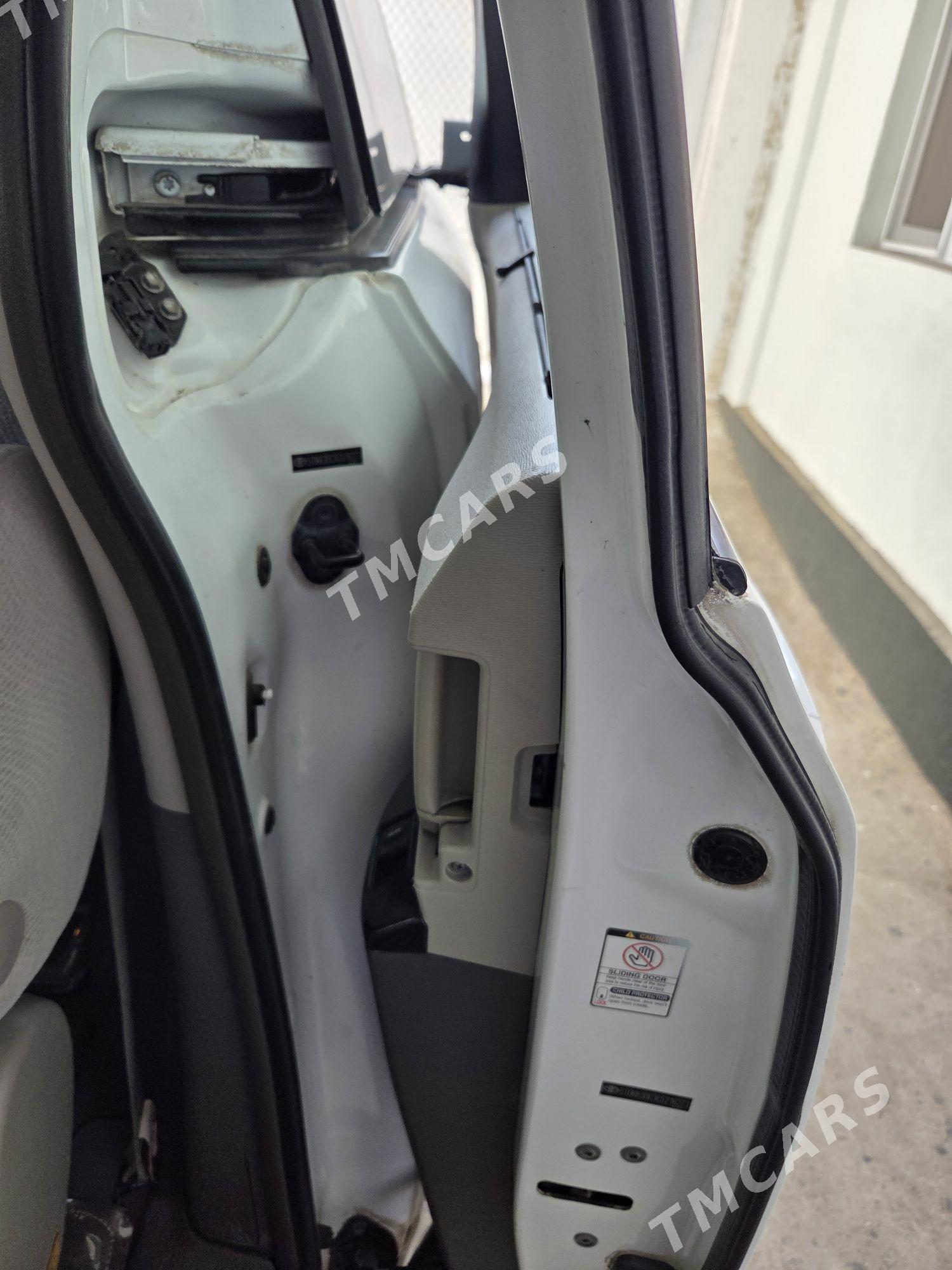 Toyota Sienna 2012 - 290 000 TMT - Büzmeýin - img 7