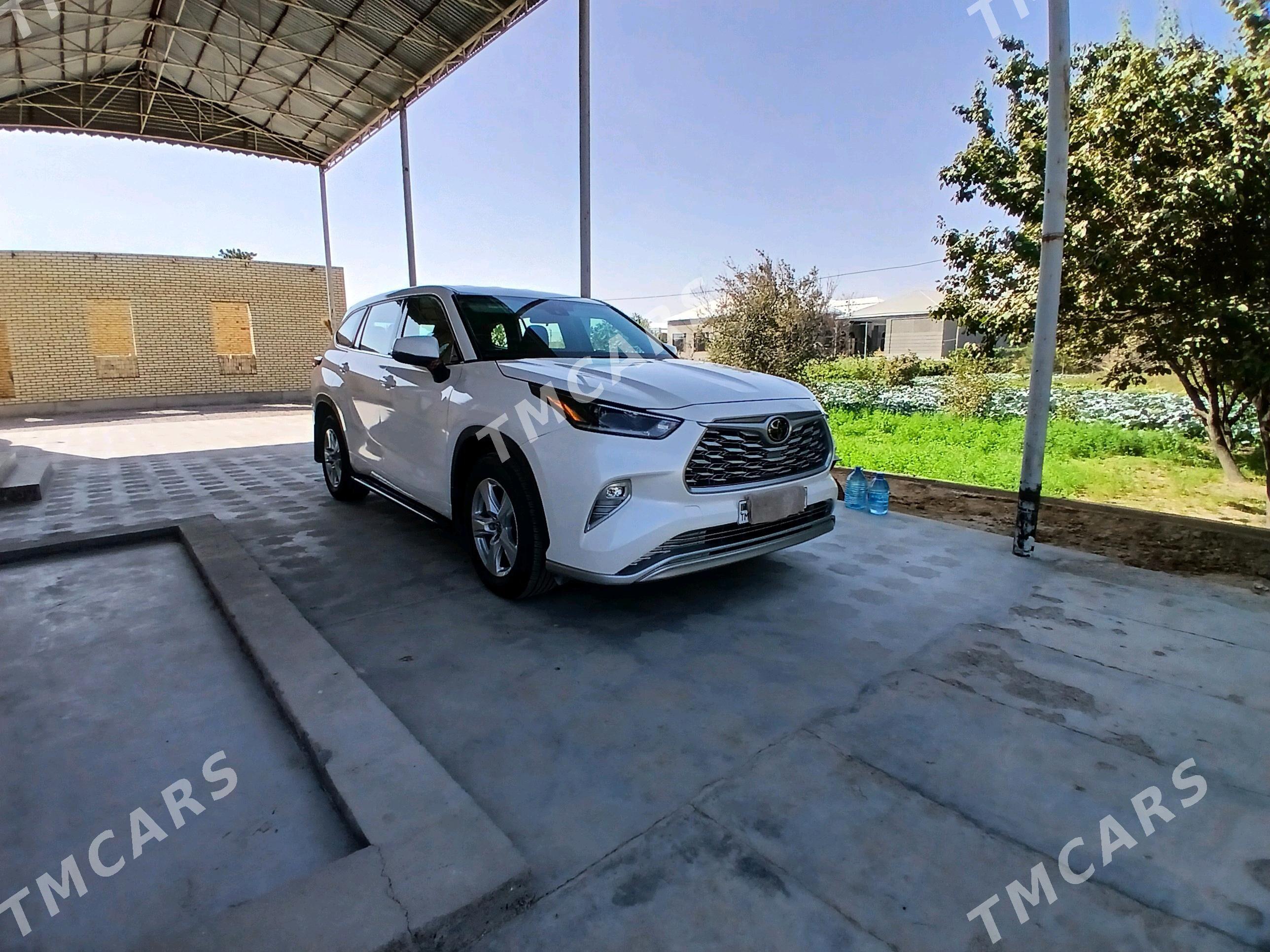 Toyota Highlander 2021 - 520 000 TMT - Мары - img 4
