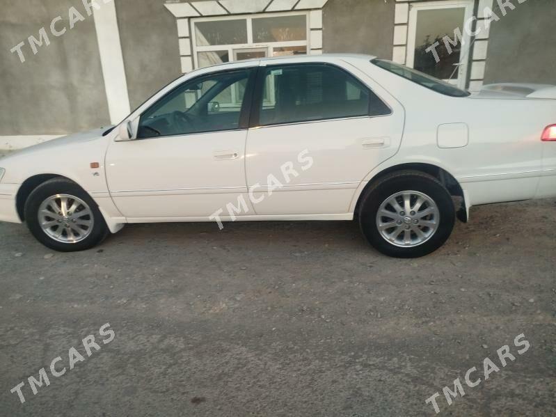 Toyota Camry 1999 - 125 000 TMT - Кака - img 1