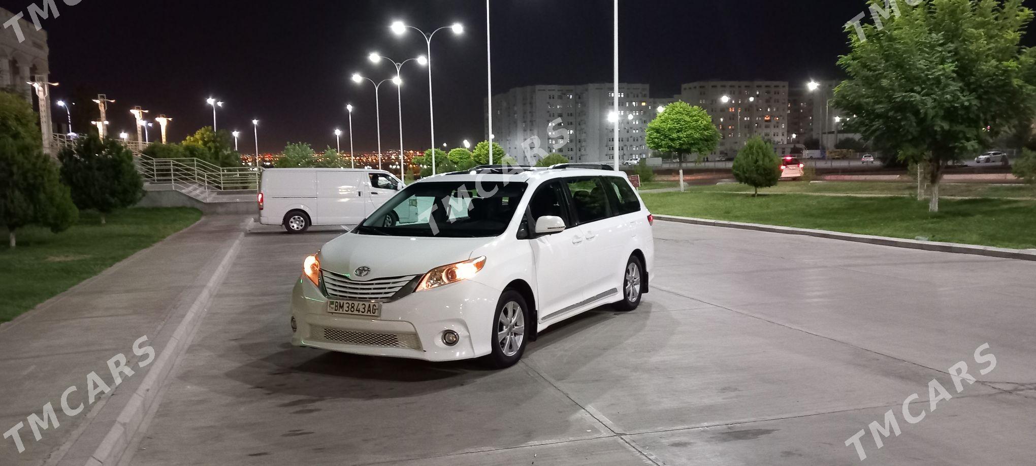Toyota Sienna 2012 - 285 000 TMT - Aşgabat - img 9