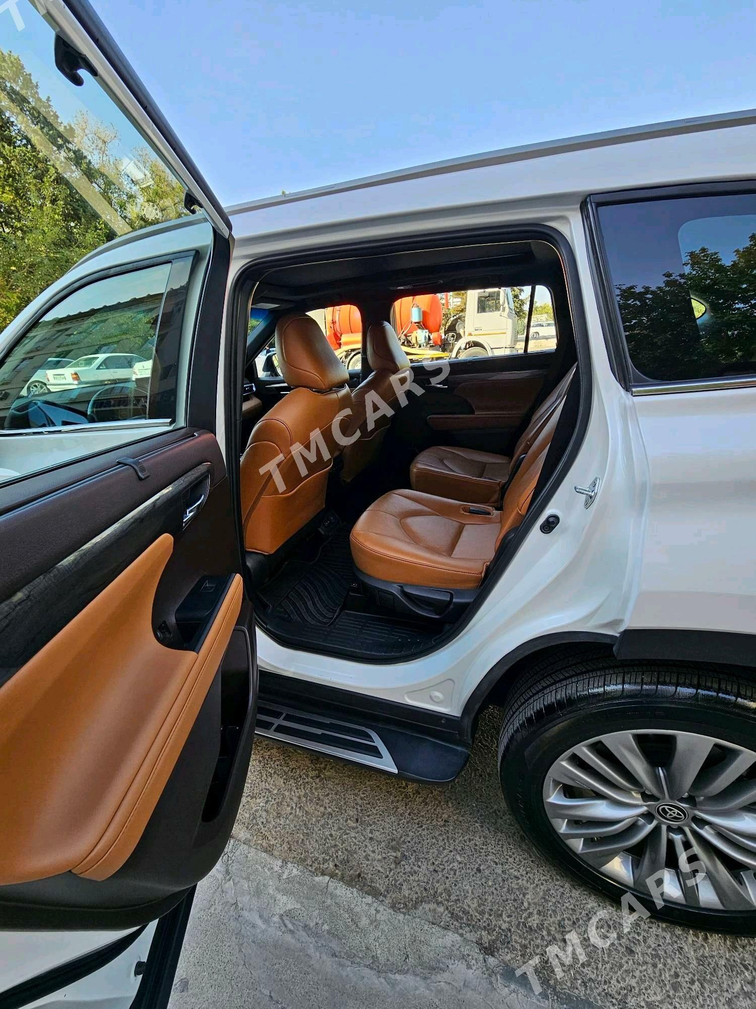 Toyota Highlander 2021 - 650 000 TMT - Ашхабад - img 1