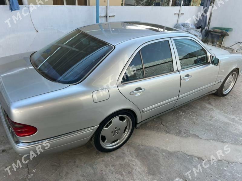 Mercedes-Benz E320 1999 - 125 000 TMT - Ашхабад - img 3