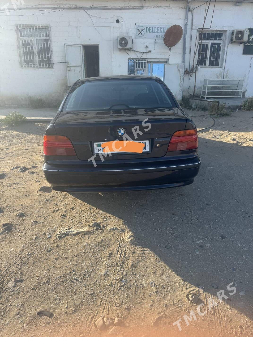 BMW E39 1999 - 97 000 TMT - Балканабат - img 3