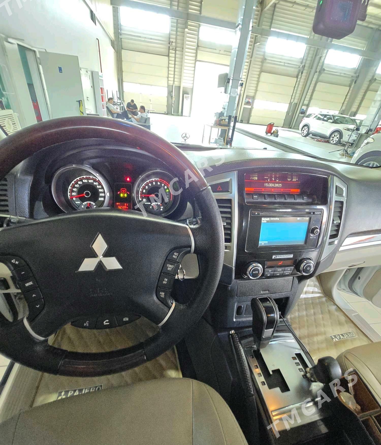 Mitsubishi Pajero 2015 - 325 000 TMT - Aşgabat - img 8