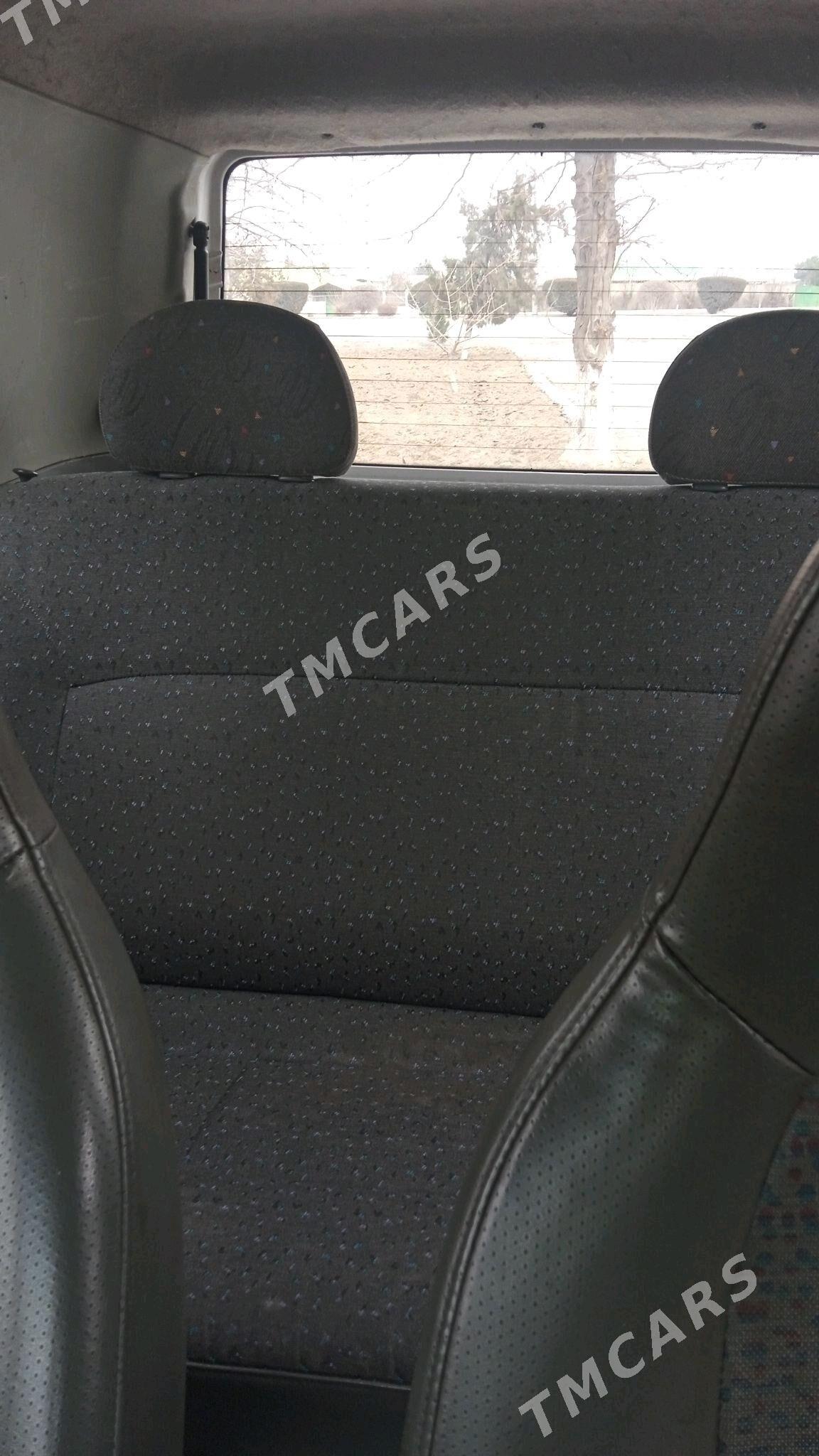 Hyundai Getz 2002 - 24 000 TMT - Büzmeýin - img 4