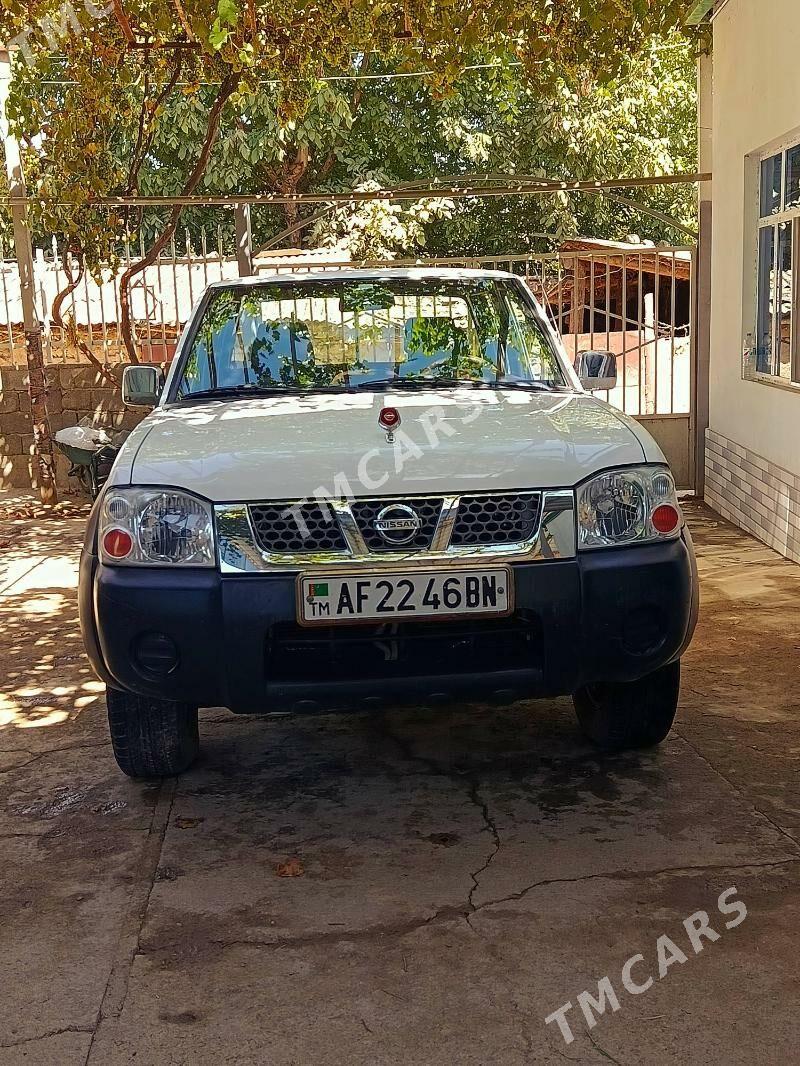 Nissan Navara 2011 - 240 000 TMT - Magtymguly - img 7