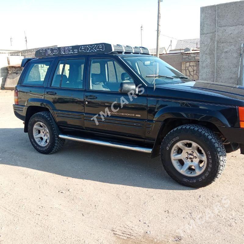 Jeep Grand Cherokee 1996 - 78 000 TMT - Гумдаг - img 2