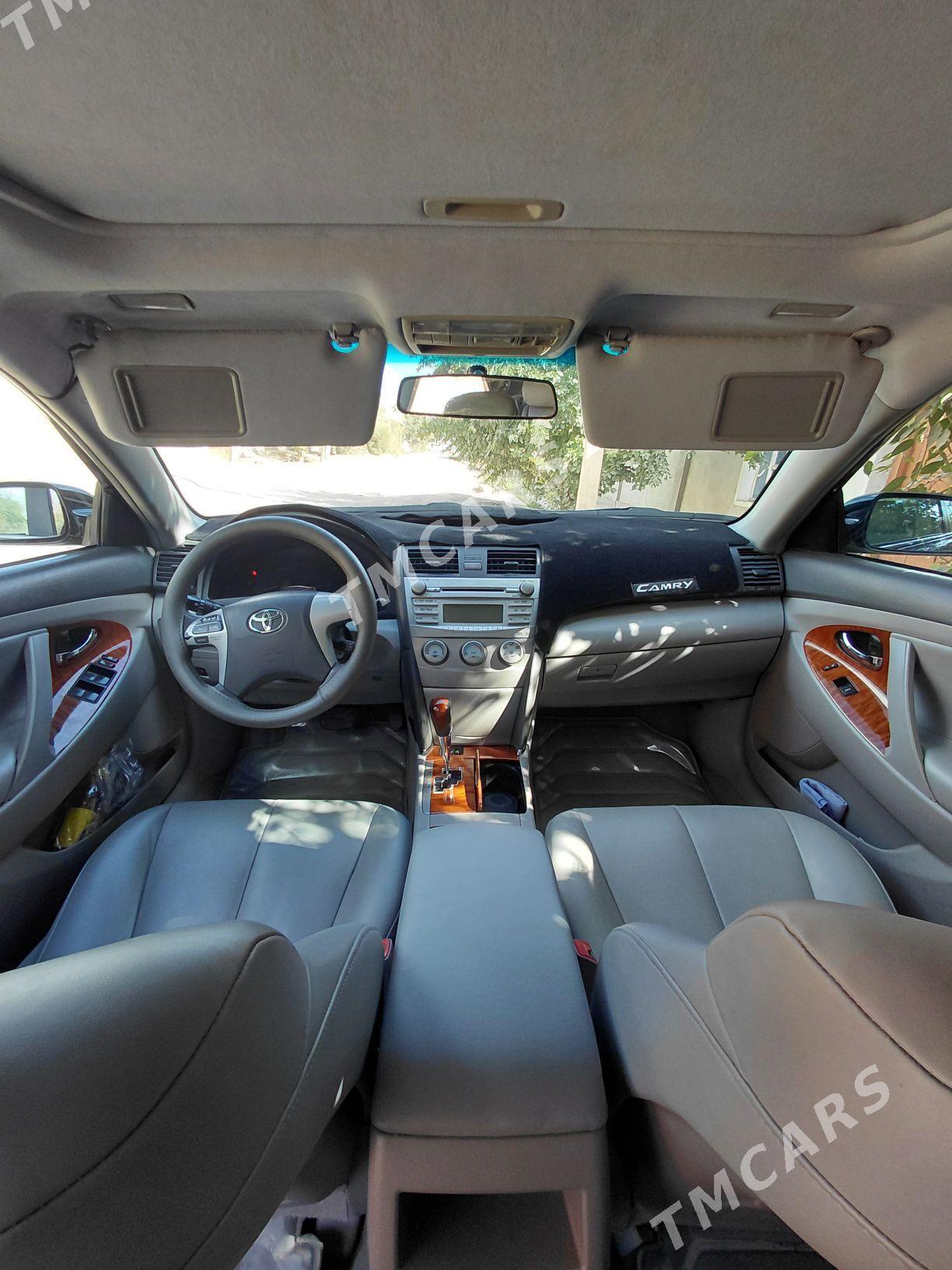 Toyota Camry 2010 - 250 000 TMT - Köneürgenç - img 6