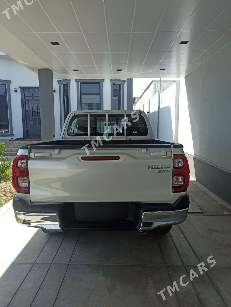 Toyota Hilux 2025 - 670 000 TMT - Aşgabat - img 3
