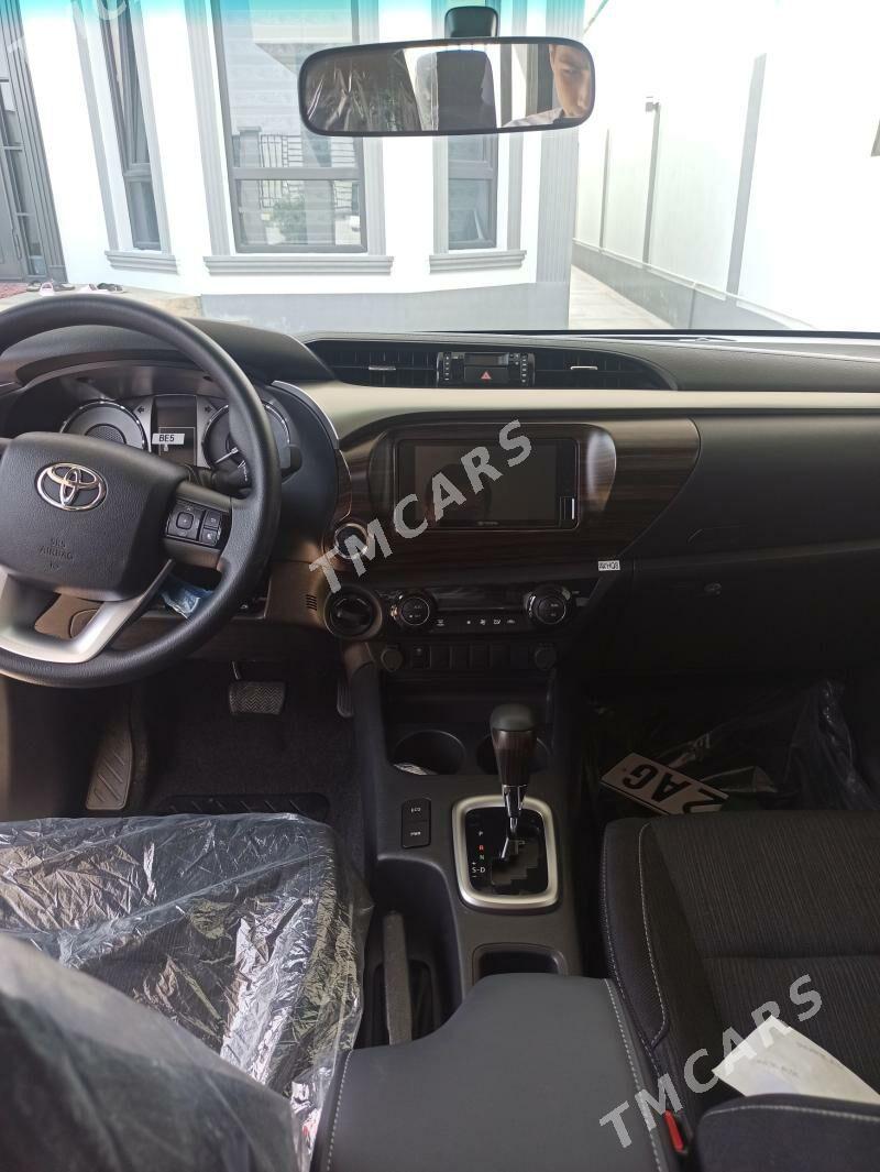 Toyota Hilux 2025 - 670 000 TMT - Aşgabat - img 5