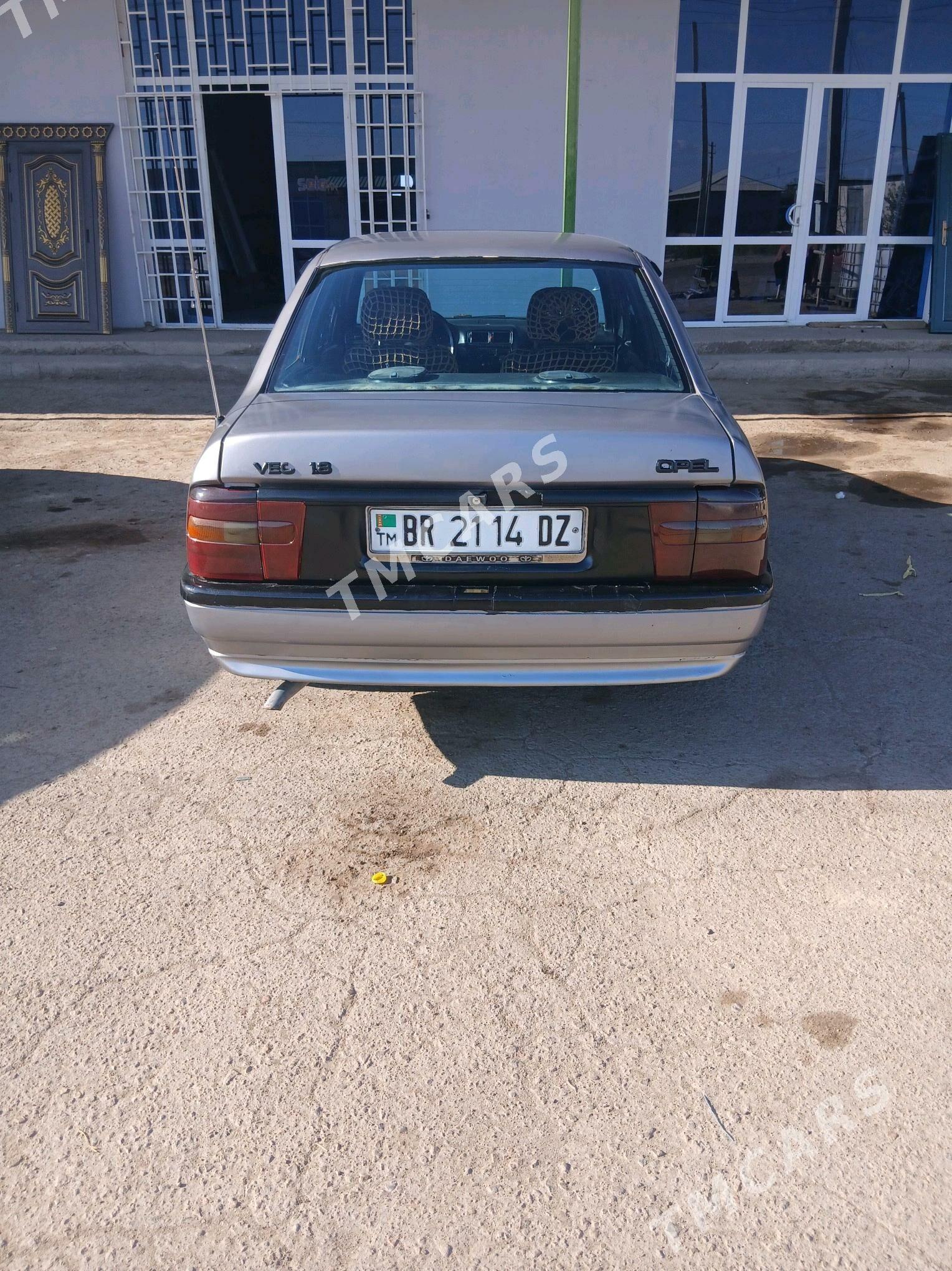 Opel Vectra 1992 - 35 000 TMT - Губадаг - img 4