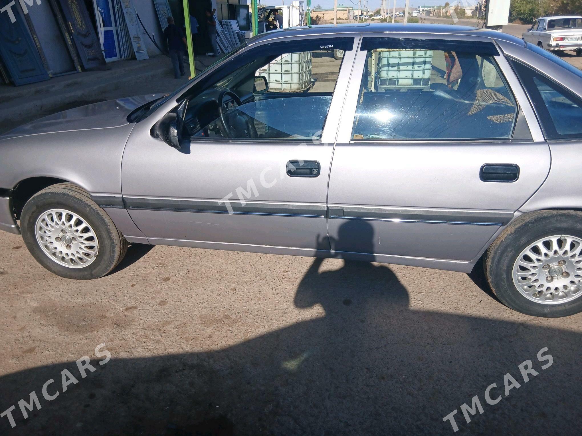 Opel Vectra 1992 - 35 000 TMT - Губадаг - img 6