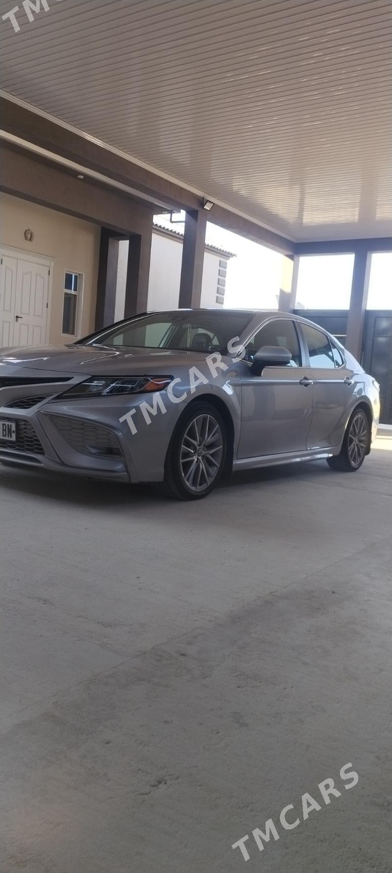Toyota Camry 2021 - 320 000 TMT - Гумдаг - img 4