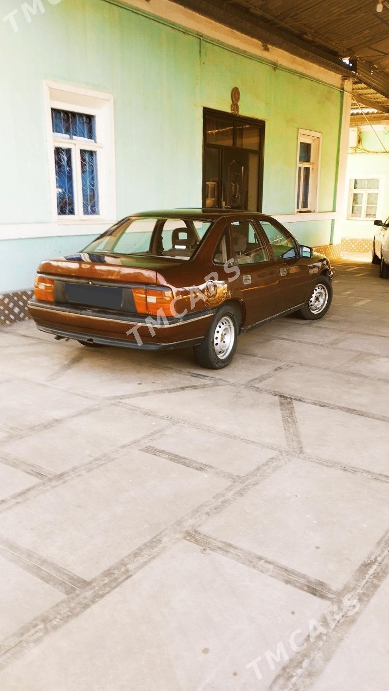 Opel Vectra 1990 - 30 000 TMT - Мары - img 2