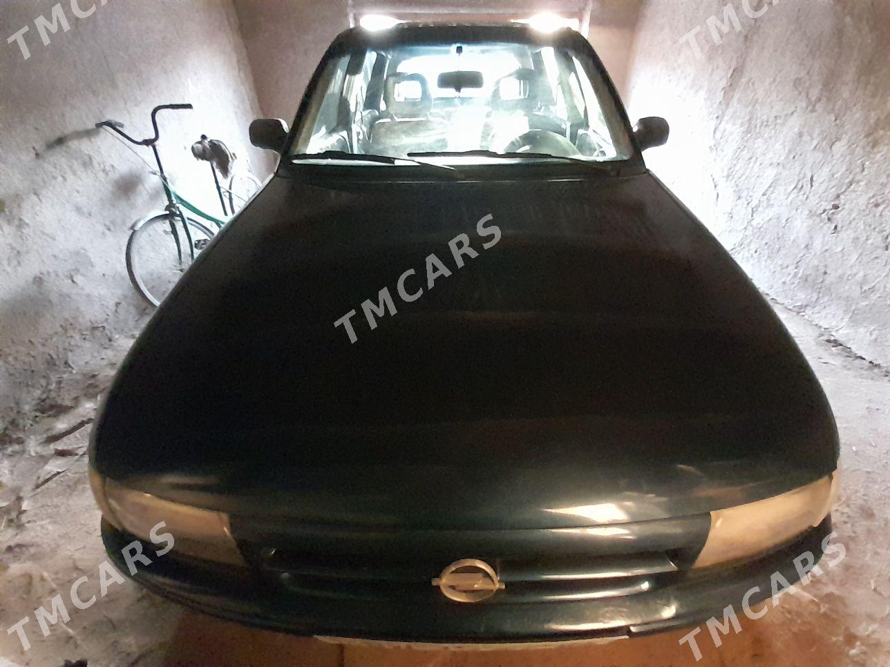 Opel Astra 1994 - 30 000 TMT - Гурбансолтан Едже - img 4