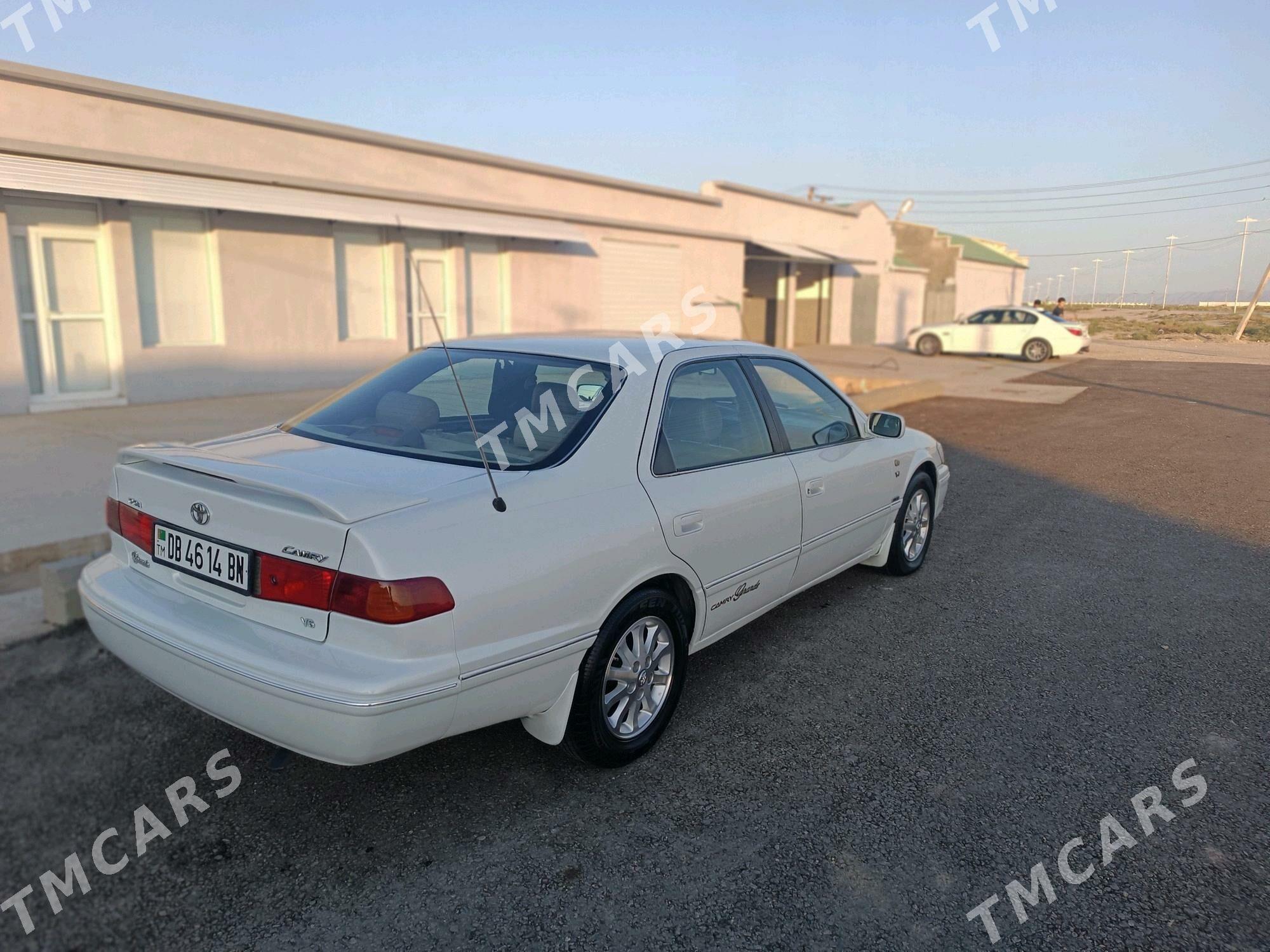 Toyota Camry 2001 - 138 000 TMT - Balkanabat - img 3