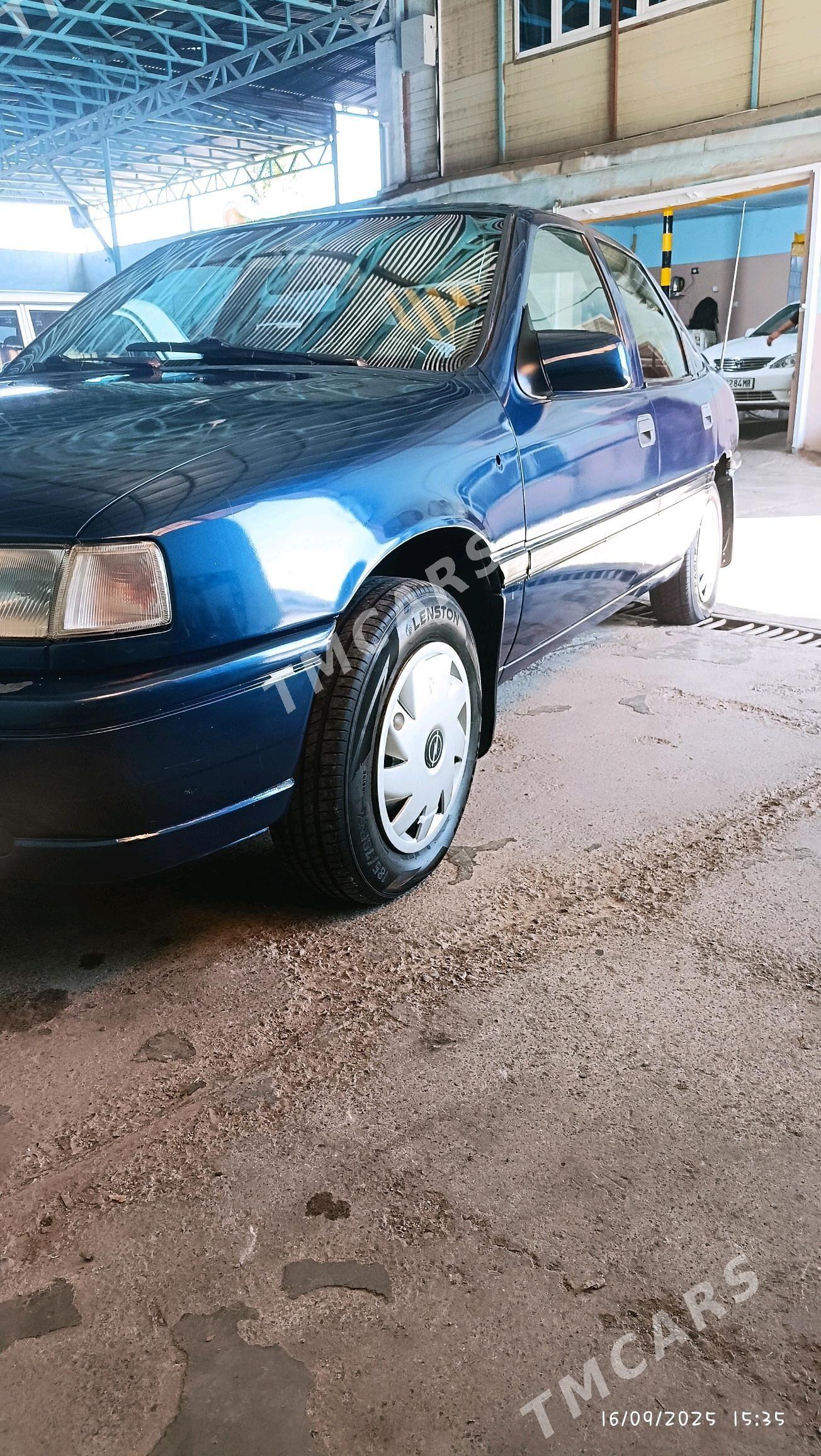 Opel Vectra 1992 - 35 000 TMT - Mary - img 4