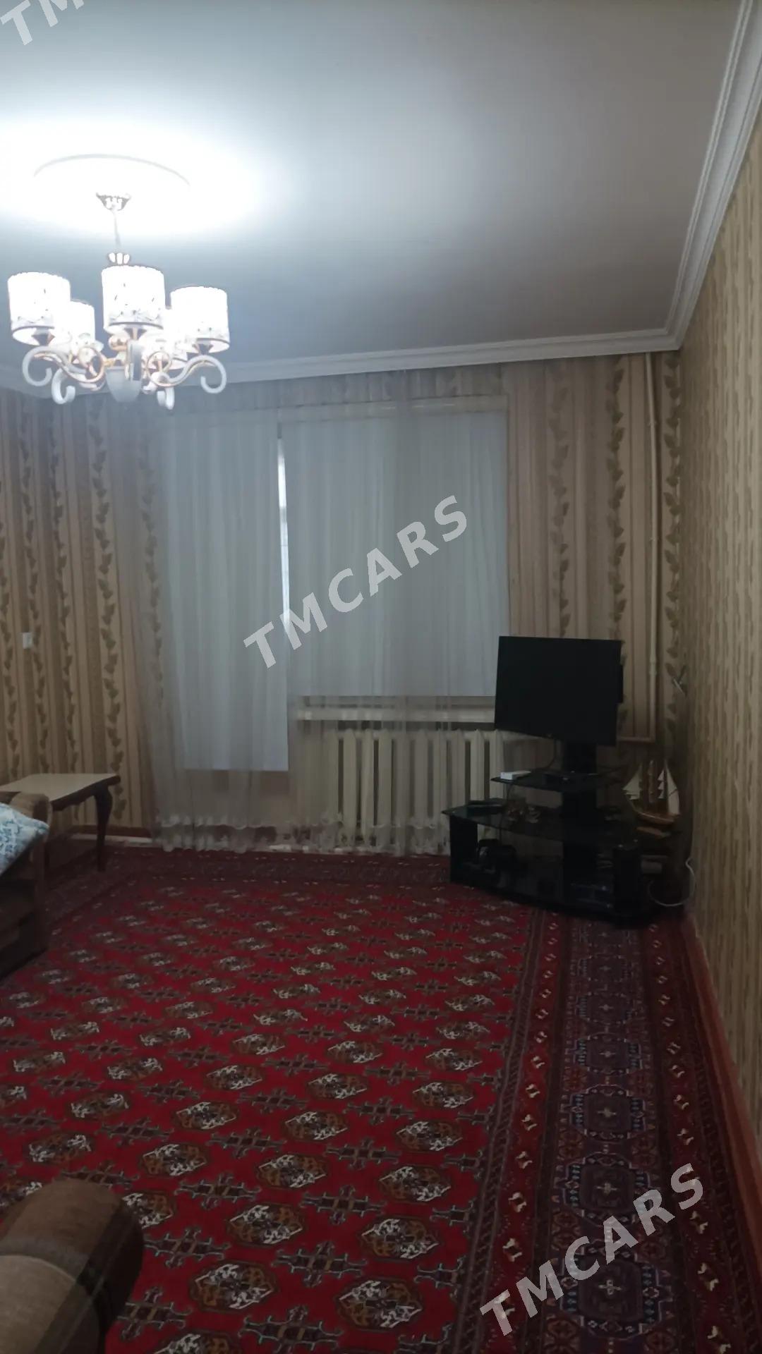 3Komnat 10mkr 2etaj - 10 мкр - img 2