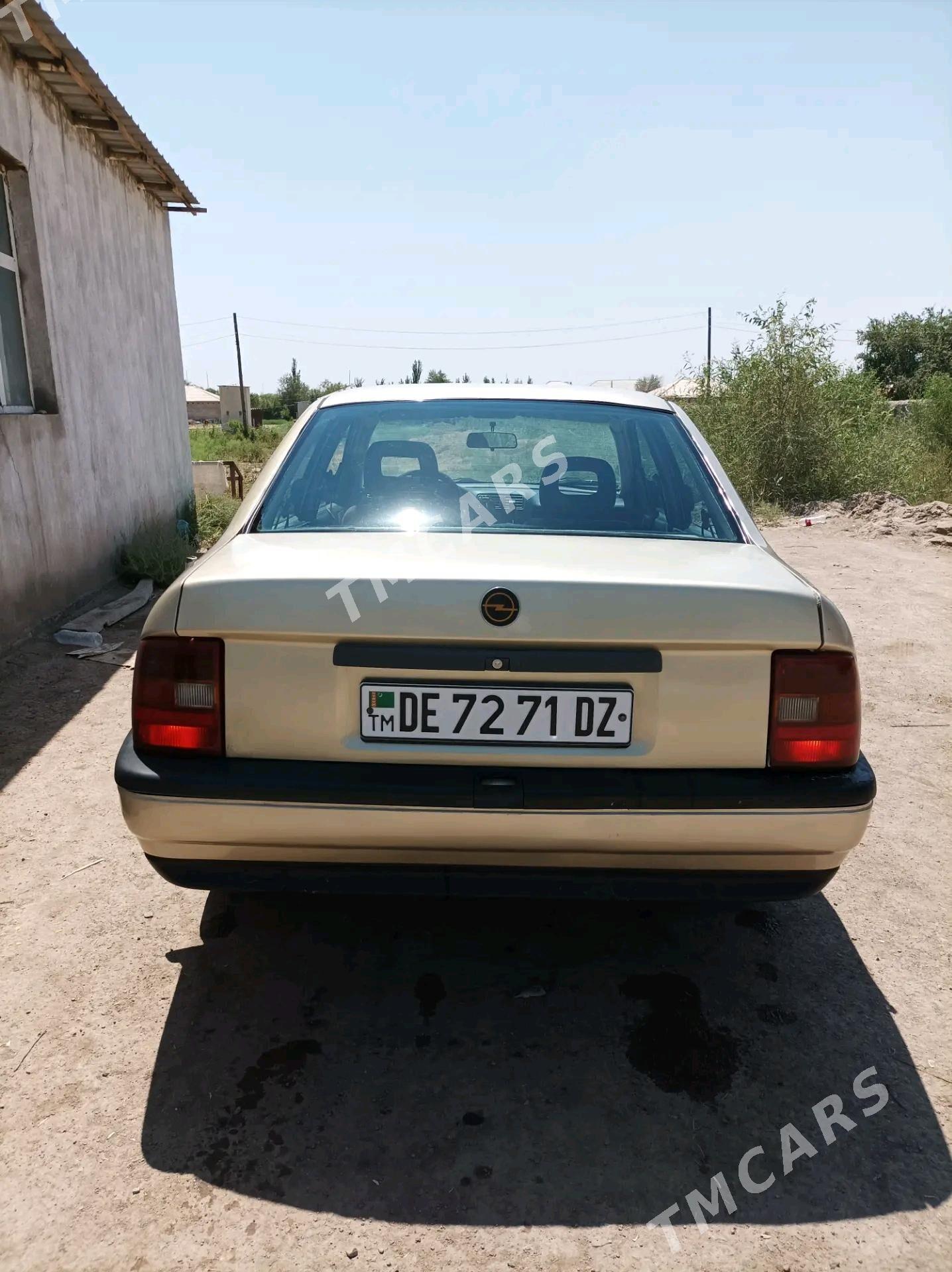 Opel Vectra 1993 - 28 000 TMT - Гурбансолтан Едже - img 3