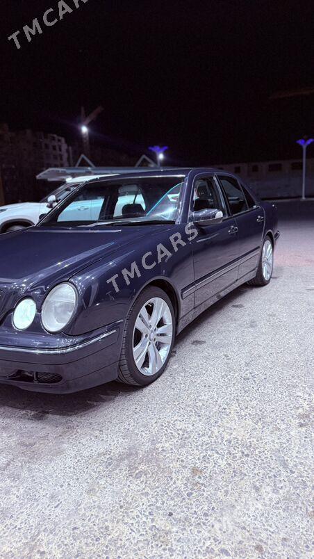 Mercedes-Benz E320 2000 - 100 000 TMT - Дашогуз - img 5