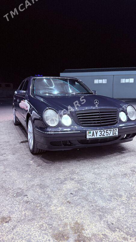 Mercedes-Benz E320 2000 - 100 000 TMT - Дашогуз - img 4