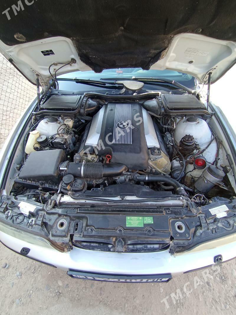 BMW E39 2000 - 170 000 TMT - Ёлётен - img 5