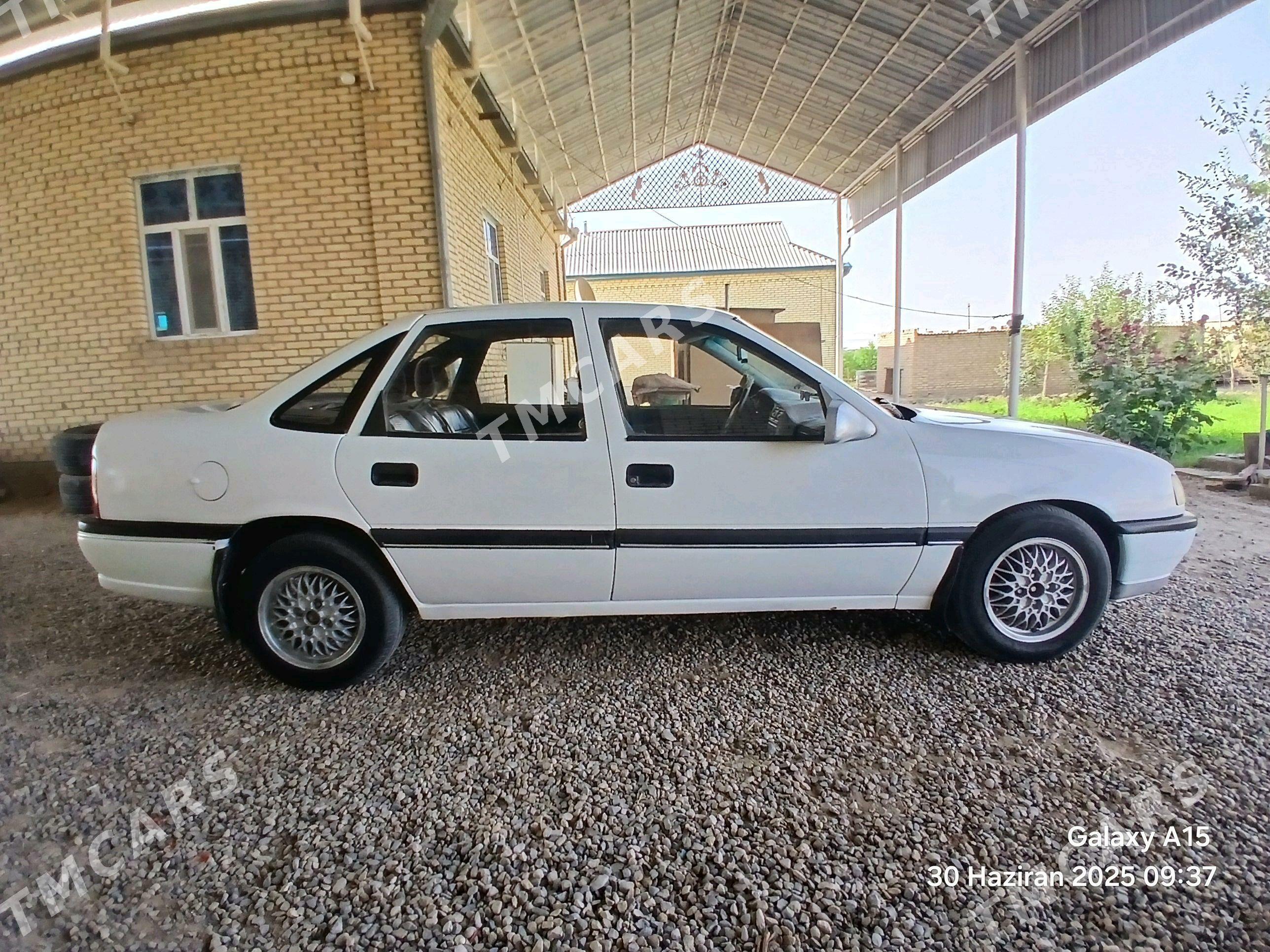 Opel Vectra 1991 - 27 000 TMT - Сакарчага - img 2