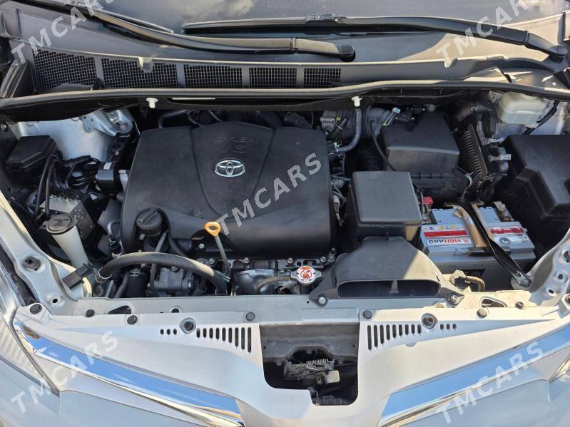 Toyota Sienna 2020 - 400 000 TMT - Хазар - img 2