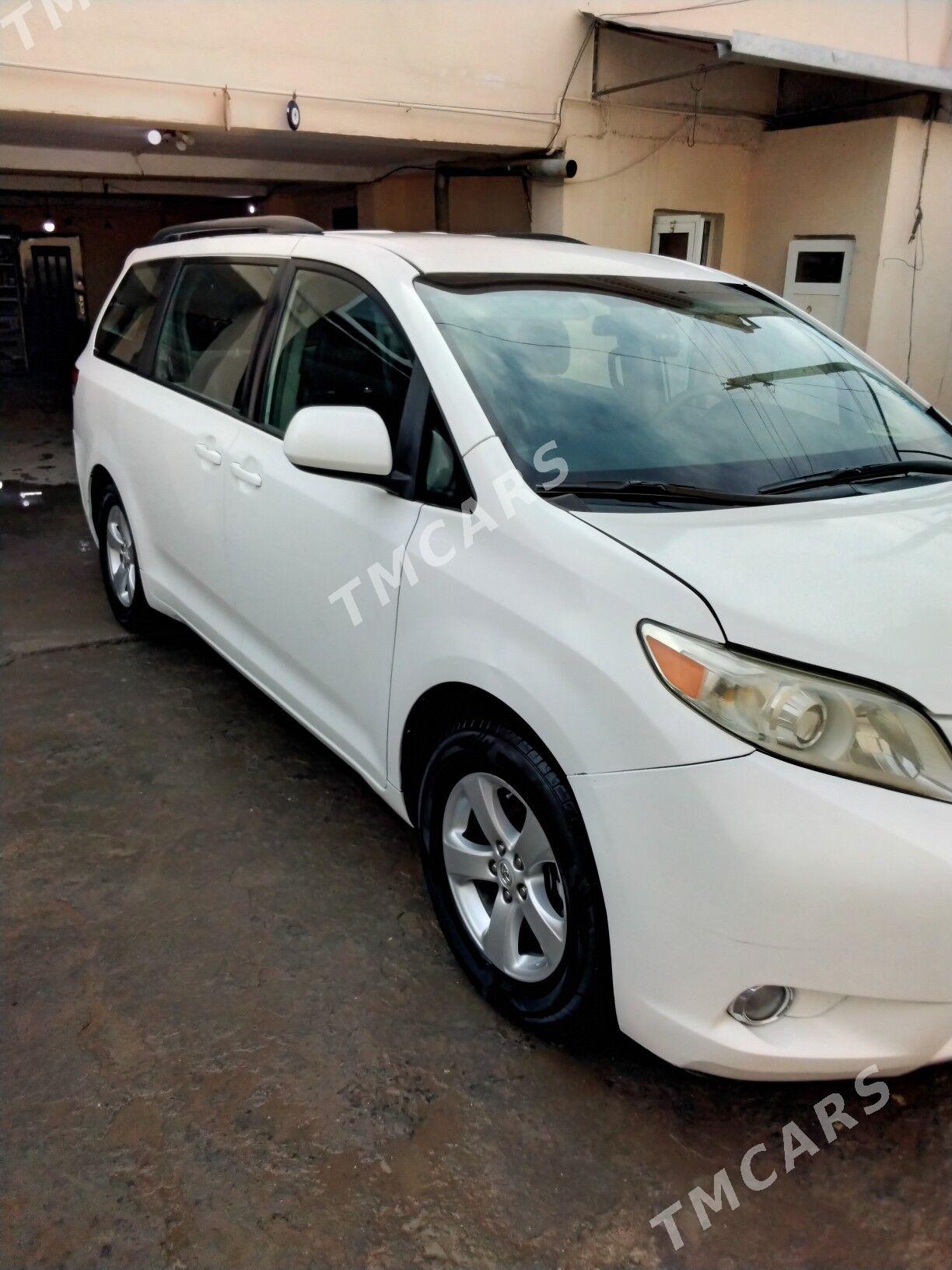 Toyota Sienna 2012 - 300 000 TMT - Çoganly - img 7
