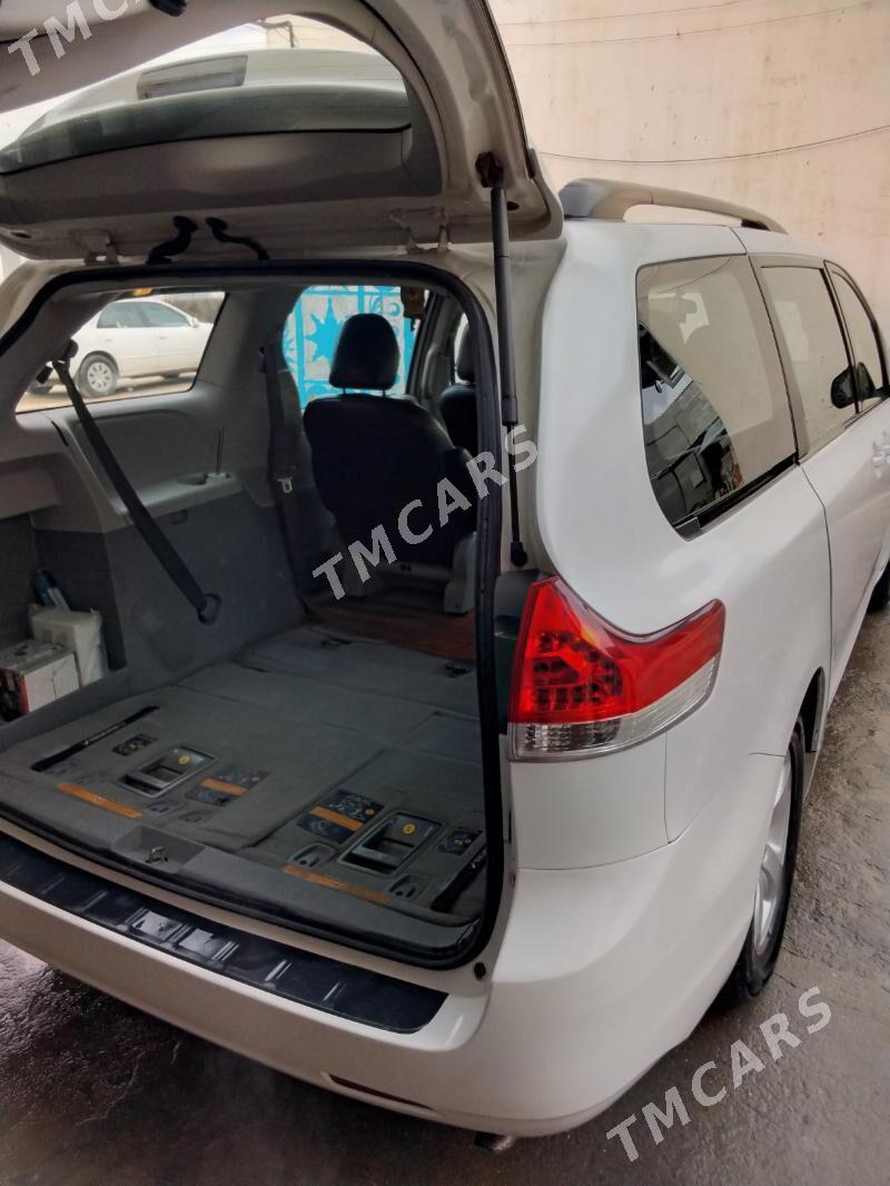 Toyota Sienna 2012 - 300 000 TMT - Çoganly - img 9