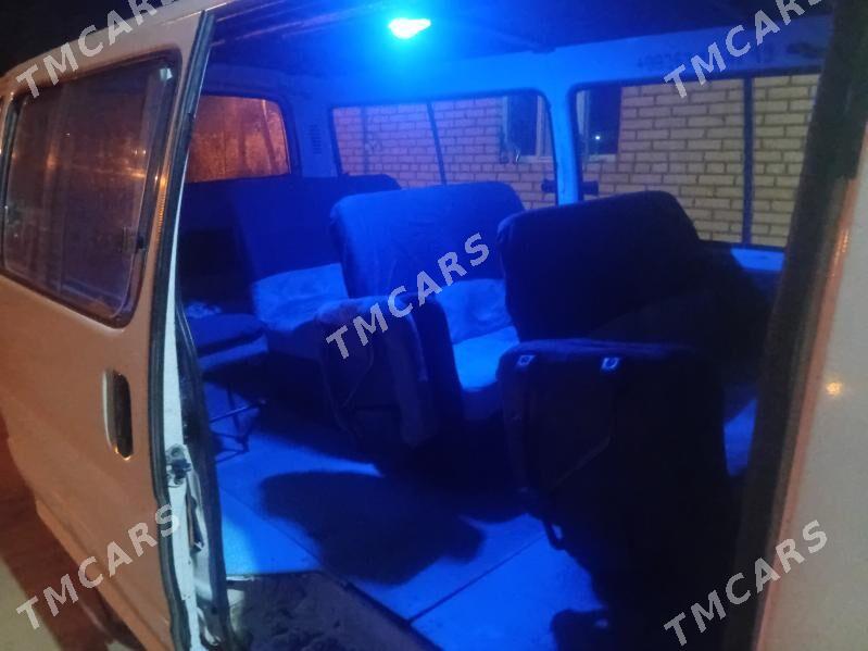 Toyota Hiace 2001 - 105 000 TMT - Векильбазар - img 2