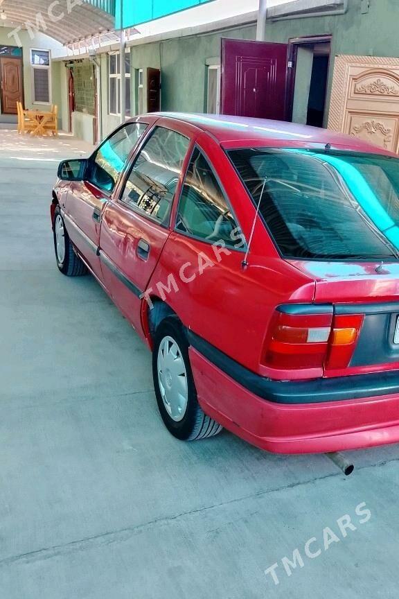 Opel Vectra 1995 - 20 000 TMT - Бахарден - img 3