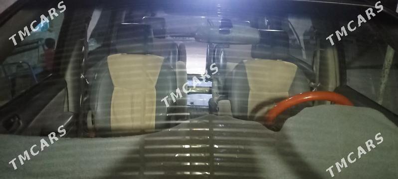 Toyota Sienna 2006 - 250 000 TMT - Мургап - img 4