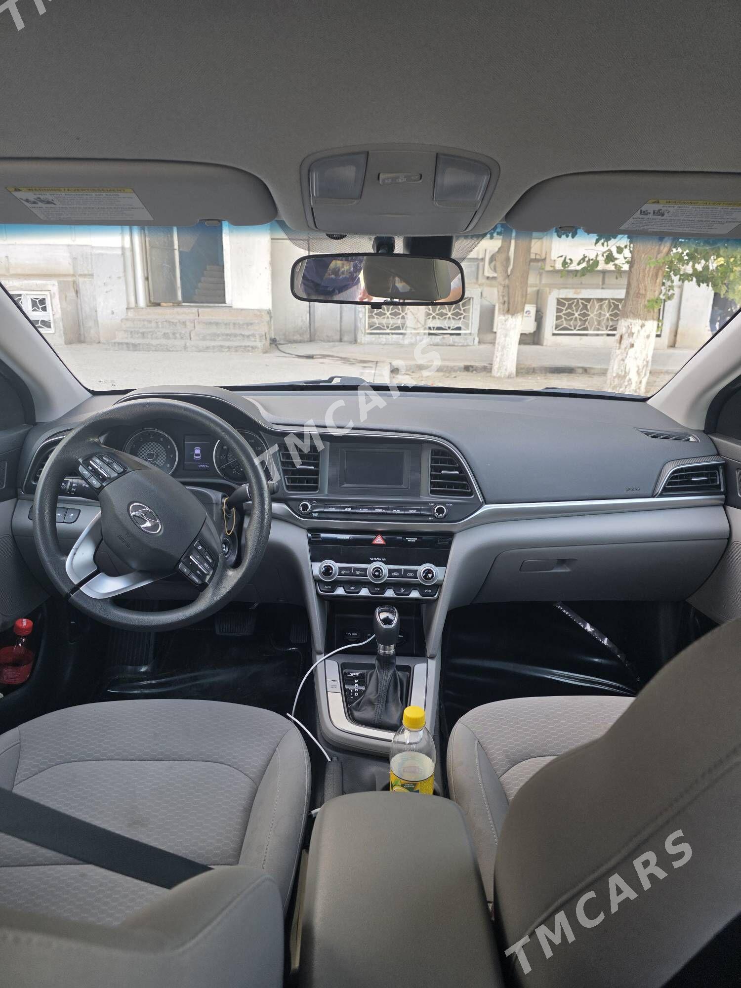 Hyundai Elantra 2019 - 205 000 TMT - Parahat 2 - img 3