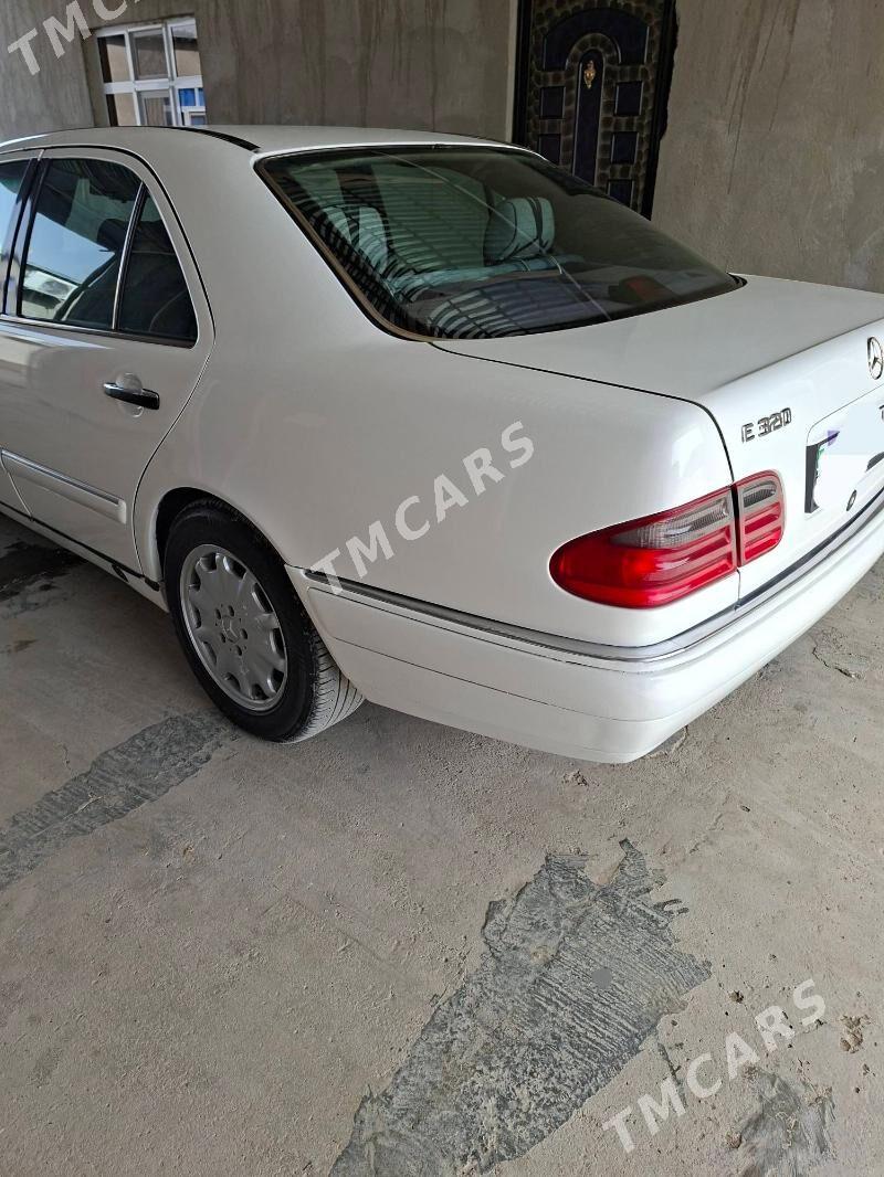 Mercedes-Benz C320 1997 - 90 000 TMT - Бахарден - img 2