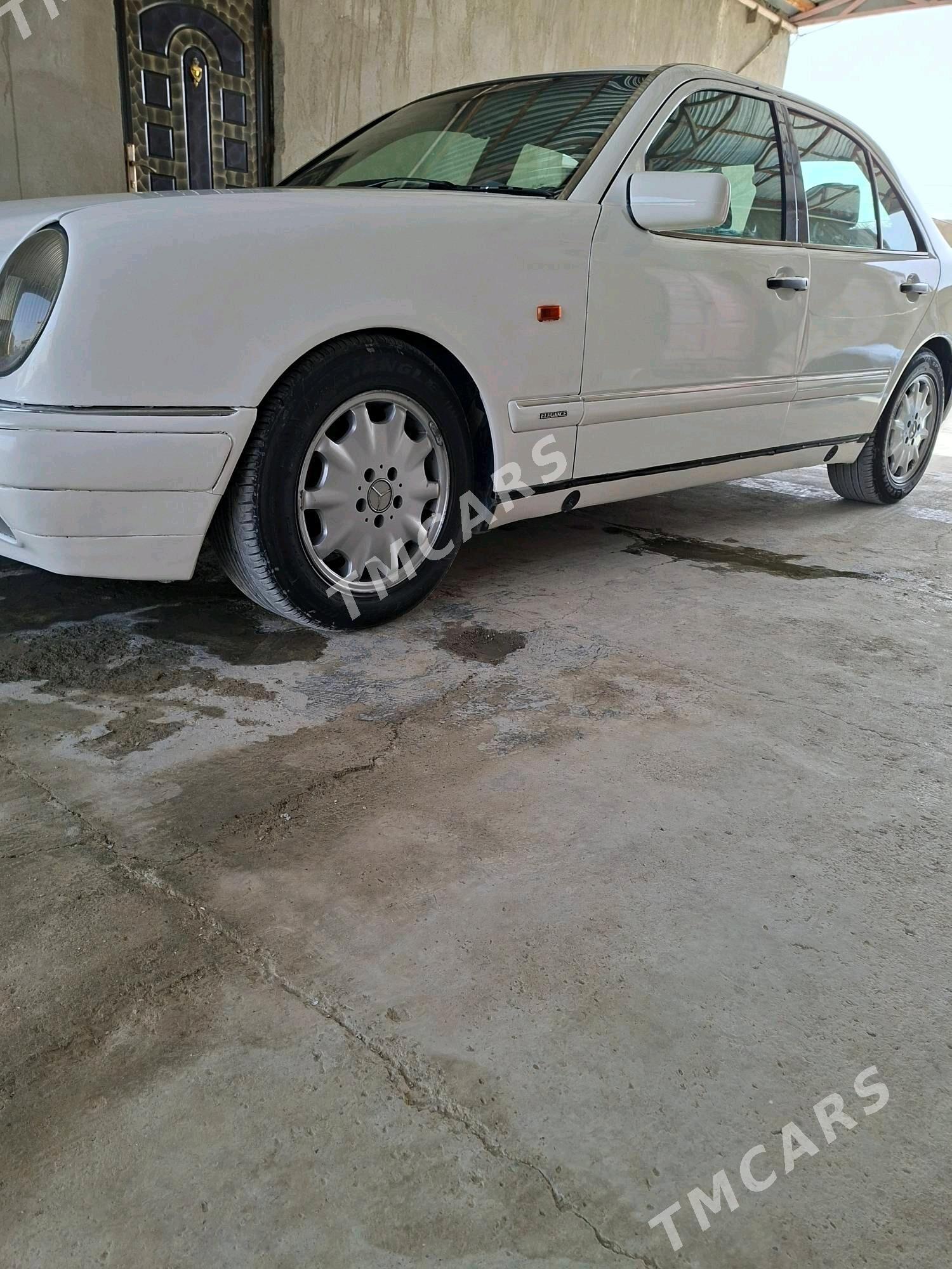 Mercedes-Benz C320 1997 - 90 000 TMT - Бахарден - img 5