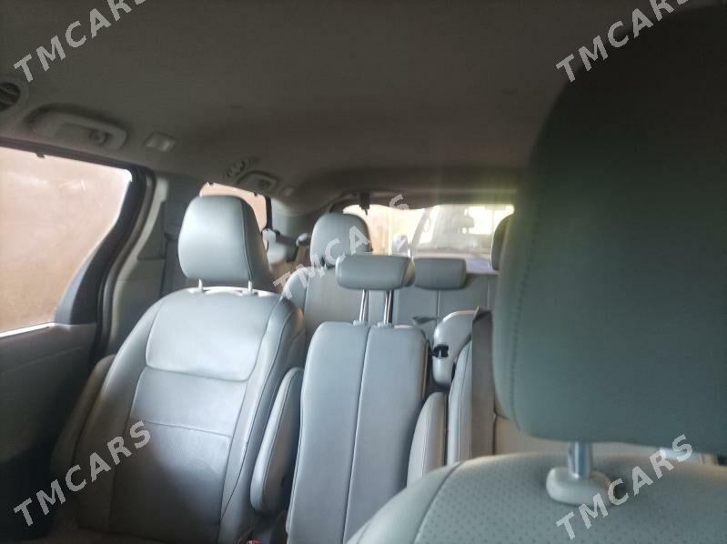 Toyota Sienna 2017 - 360 000 TMT - Гурбансолтан Едже - img 5