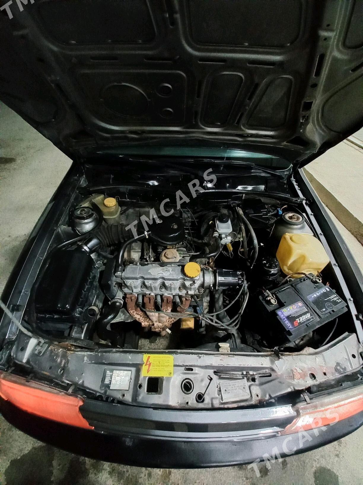 Opel Vectra 1990 - 29 000 TMT - Мары - img 4