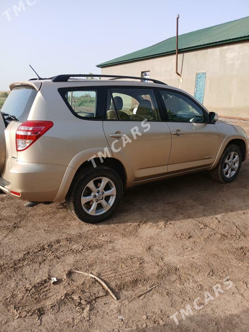 Toyota RAV4 2010 - 210 000 TMT - Ruhubelent etraby - img 3
