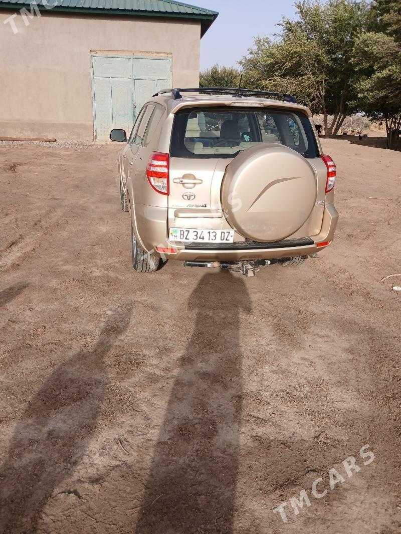 Toyota RAV4 2010 - 210 000 TMT - Ruhubelent etraby - img 2