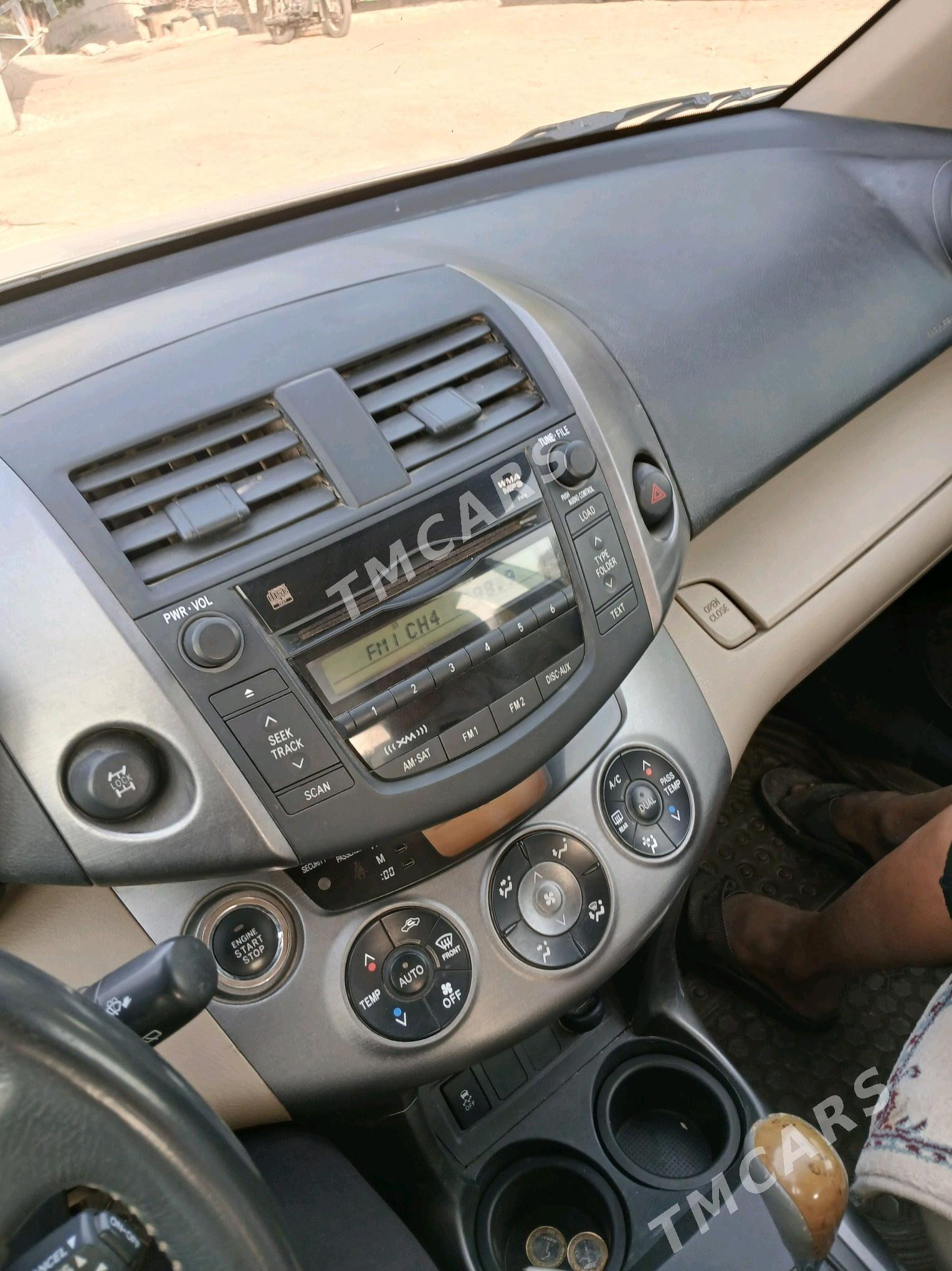 Toyota RAV4 2010 - 210 000 TMT - Ruhubelent etraby - img 8