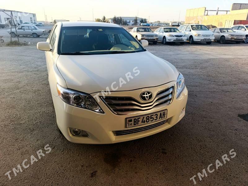 Toyota Camry 2010 - 168 000 TMT - Теджен - img 2