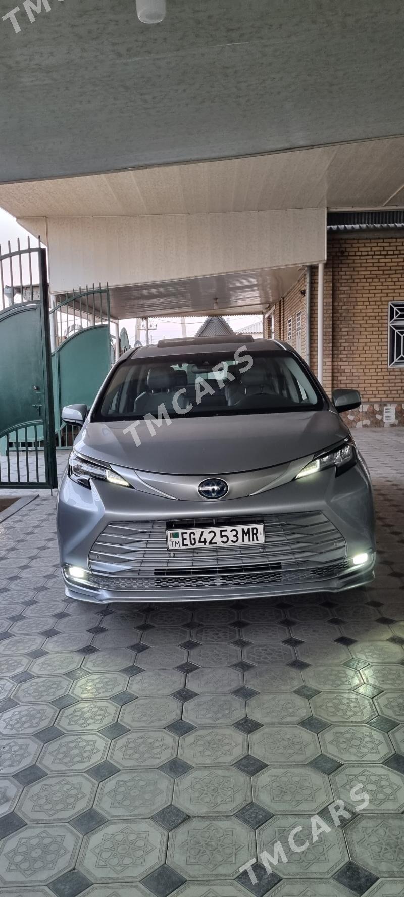 Toyota Sienna 2022 - 520 000 TMT - Мары - img 4