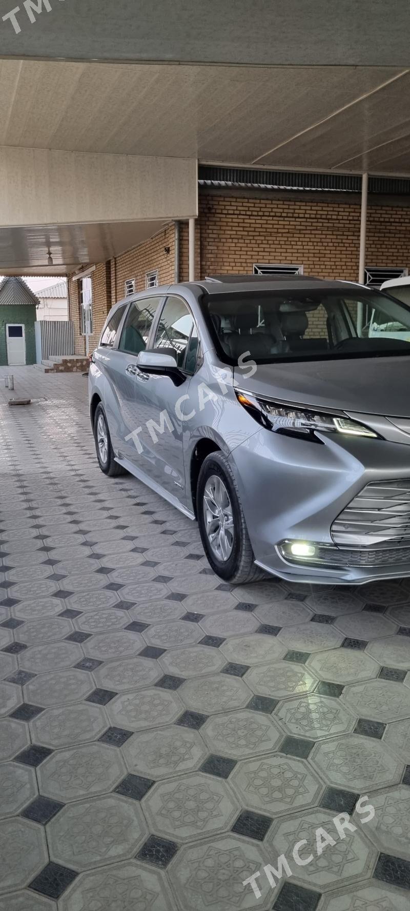 Toyota Sienna 2022 - 520 000 TMT - Мары - img 2