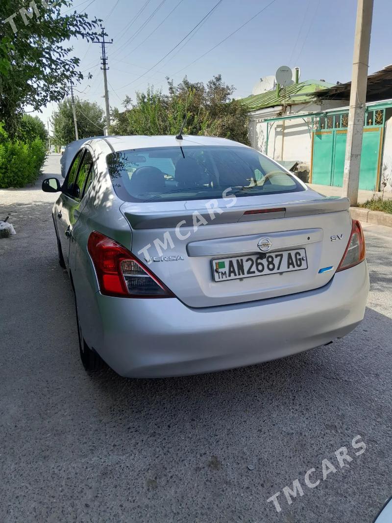 Nissan Versa 2013 - 120 000 TMT - Ашхабад - img 3