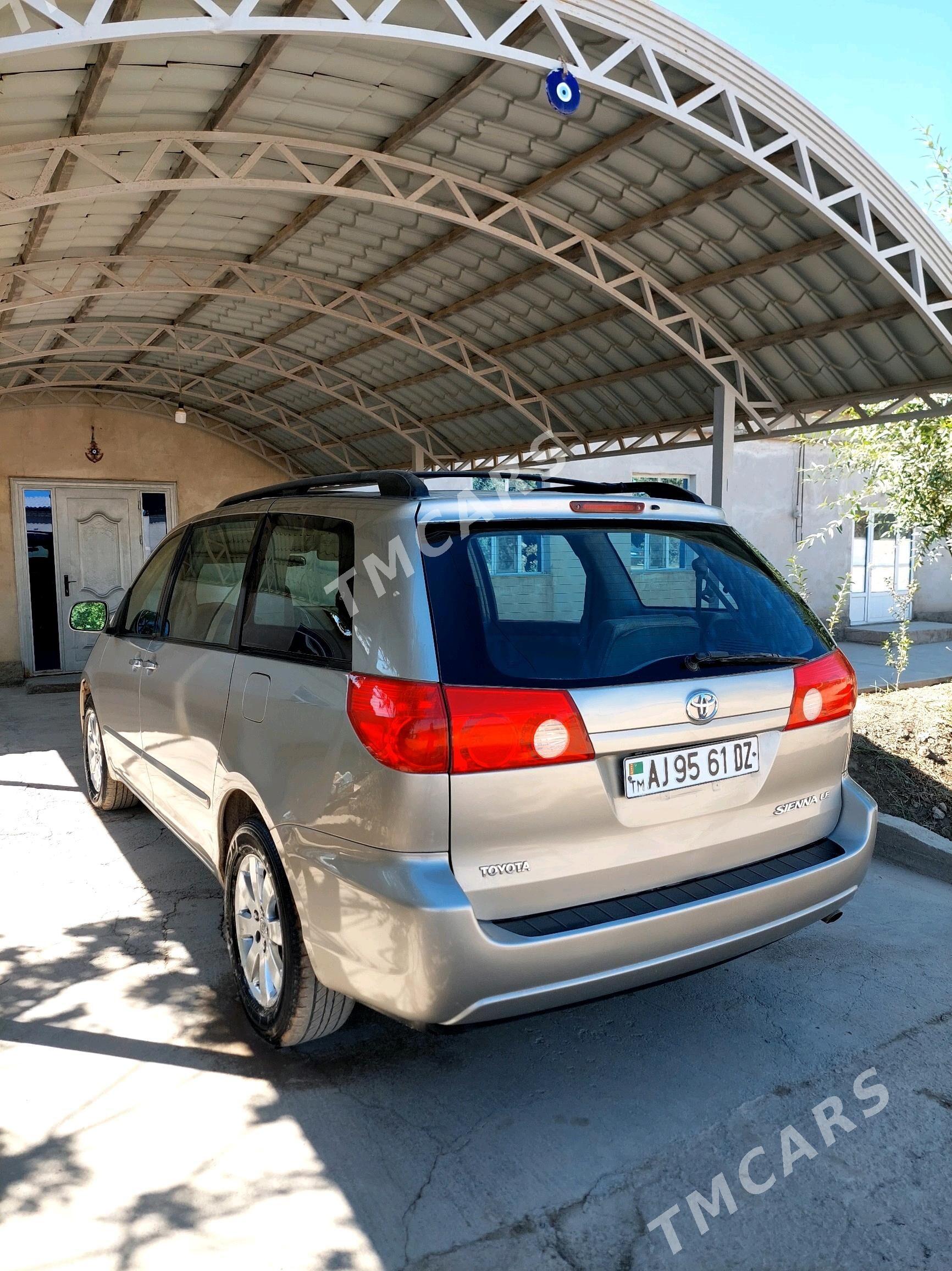 Toyota Sienna 2009 - 225 000 TMT - Кёнеургенч - img 7