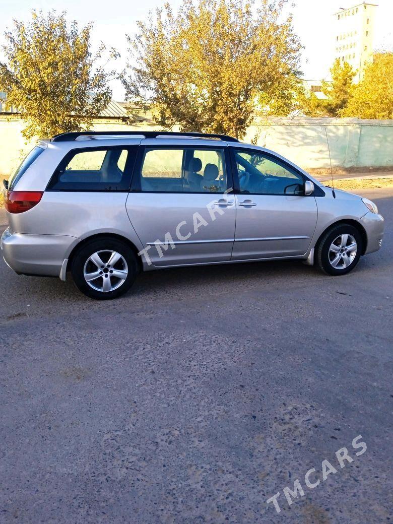 Toyota Sienna 2004 - 240 000 TMT - Мары - img 3
