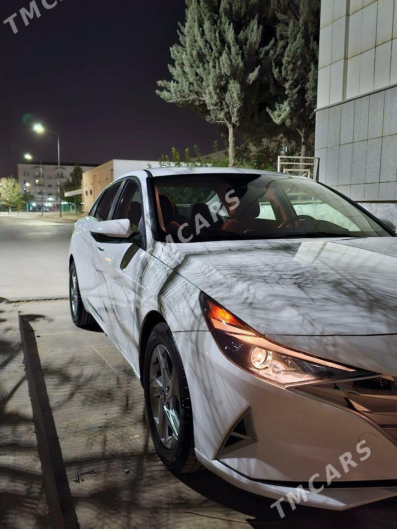 Hyundai Elantra 2022 - 245 000 TMT - Кëши - img 2